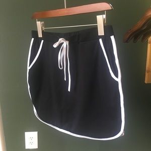 Highrise Skirt w/ pockets